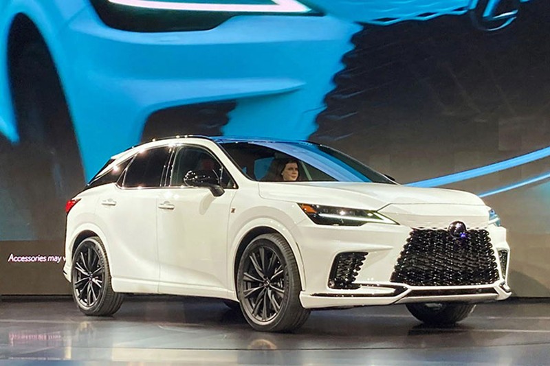 Lexus RX 2023 sẽ là mẫu xe hấp dẫn trong phân khúc SUV hạng sang cỡ trung.