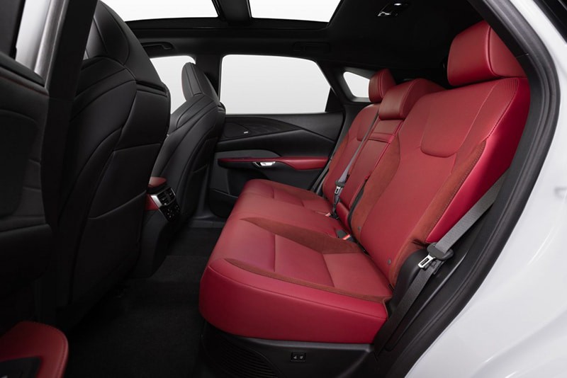 Lexus RX 2023 với không gian rộng rãi.