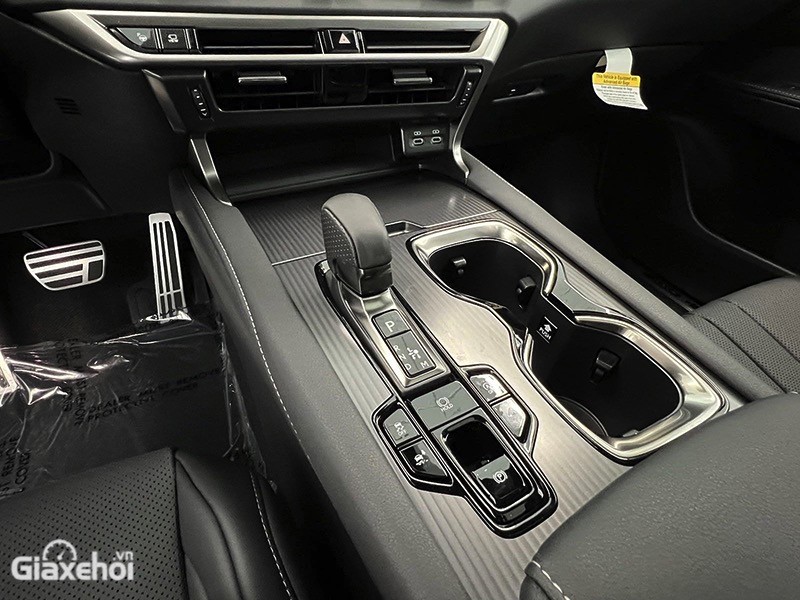 Dù sở hữu tiện nghi và an toàn có phần nổi bật, nhưng trang bị động cơ cho Lexus RX350 F Sport 2023 tương tự với 2 bản Premium và Luxury.