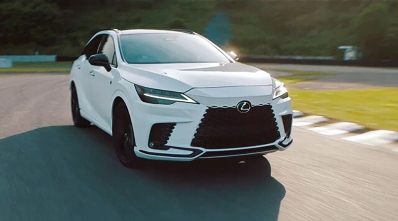 Lexus RX500h 2023 là phiên bản có giá bán cao nhất dải sản phẩm RX