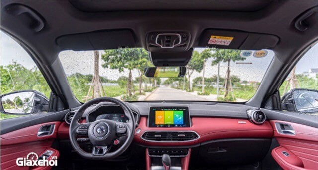 MG HS 2023 với nội thất thể thao.