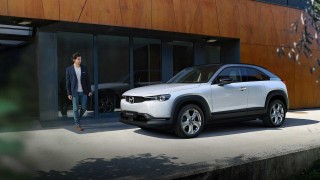 Đánh giá Mazda MX-30 2023 - Chiếc xe điện đầu tiên của Mazda
