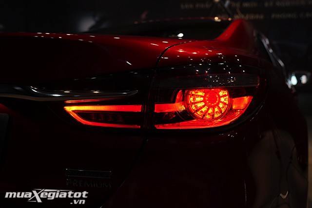Mazda 6 2023 giá lăn bánh, đánh giá xe, ưu đãi (12/2022)
