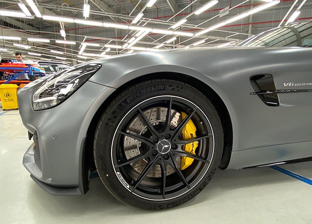 Mercedes-AMG GT R 2023 giá lăn bánh, đánh giá xe, ưu đãi (02/2023) -  