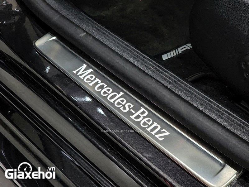 Mercedes C300 2023 giá lăn bánh, đánh giá xe, ưu đãi (08/2022)