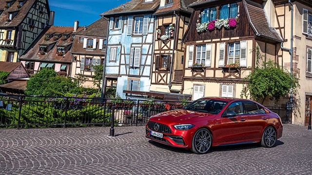 Mercedes-AMG C43 2023 giá bán, đánh giá xe, ưu đãi (09/2022)