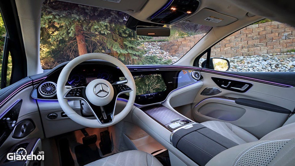 Mercedes-Benz EQS có khoang lái cao cấp.