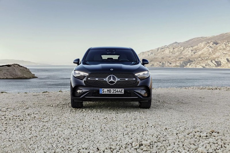 Mercedes-Benz GLC 300 Coupe 2023 mang đến cho người dùng thêm một lựa chọn xe thể thao hấp dẫn. 