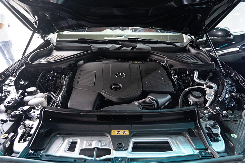 Mercedes GLC 200 4Matic 2023 được đánh giá có khả năng vận hành êm ái, mạnh mẽ tiết kiệm nhiên liệu.
