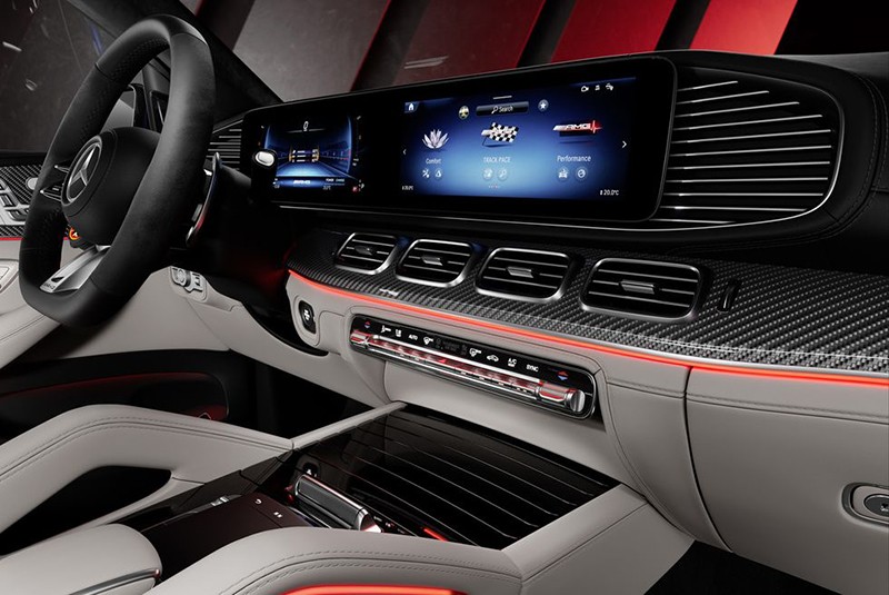 Nối dài các tiện nghi trên Mercedes-Benz GLE 2024 còn có thêm điều hòa tự động, hệ thống lọc không khí, tạo mùi hương, chìa khóa thông minh, khởi động nút bấm.