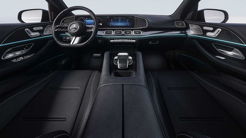 Khoang nội thất xe Mercedes-Benz GLE 2024 cũng không có sự thay đổi đáng kể nào về mặt thiết kế. 