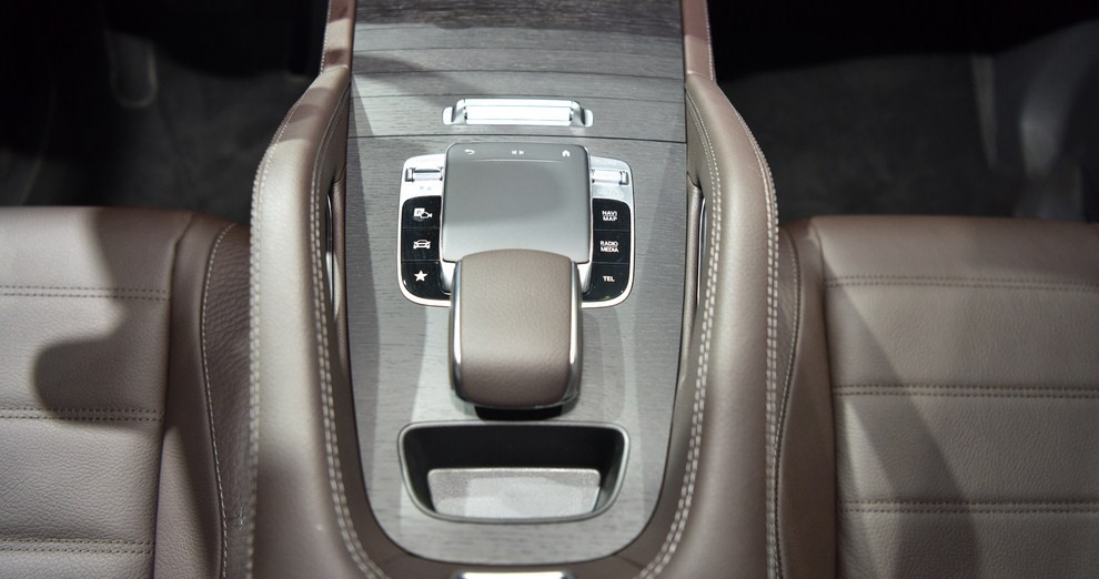 Mercedes GLE 450 4Matic 2023 giá lăn bánh, đánh giá xe, ưu đãi (09/2022)