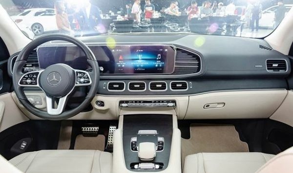 Mercedes GLS 450 4MATIC 2023 giá lăn bánh, đánh giá xe, ưu đãi (09/2022)