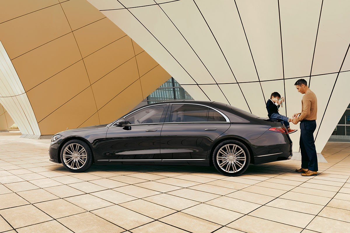 Hông xe Mercedes-Benz S450 Luxury 2023