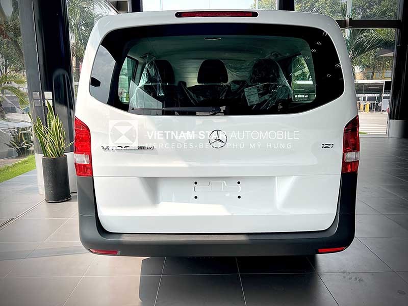 Mercedes-Benz Vito Tourer 121 bán chính hãng tại VN giá 2,099 tỷ đồng