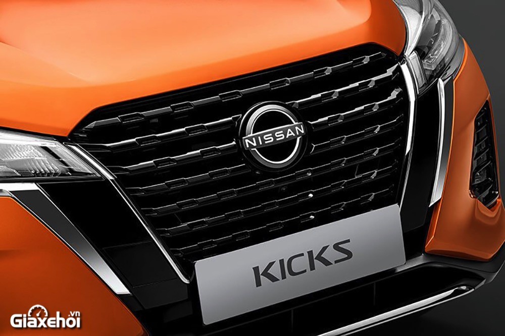 Nissan Kicks 2023 có lưới tản nhiệt quen thuộc.