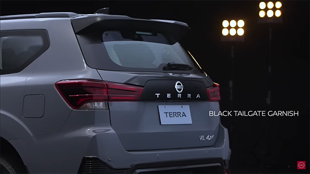 Nissan Terra Sport sở hữu cặp đèn hậu LED cỡ lớn ôm lấy hông