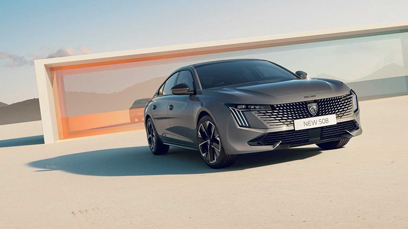 Ấn tượng nhất là phần đầu xe của Peugeot 508 2024 với lưới tản nhiệt tràn viền