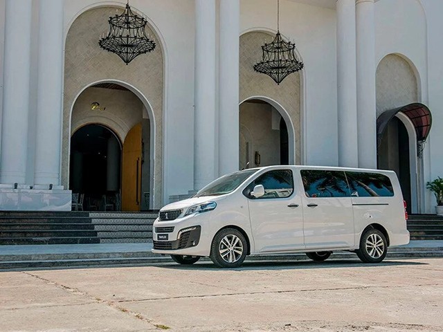 Đánh giá xe Peugeot Traveller Premium 2023: MPV dành cho gia đình, nhưng kén khách ở Việt Nam