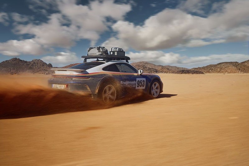 Porsche 911 Dakar 2023 là chiếc xe có thiết kế khác biệt, hướng đến đại gia thích dã ngoại với những trải nghiệm thú vị.