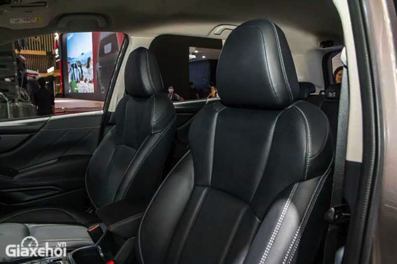 Ấn tượng nhất trên Subaru Forester 2023 đến từ phần ghế trước với tạo hình dày dặn, ôm sát cơ thể với vật liệu da.