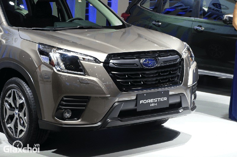 Thay đổi dễ nhận ra nhất trên Subaru Forester 2023 đến từ lưới tản nhiệt của xe đã được mở rộng hơn.