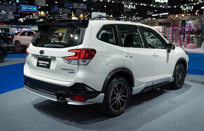 Subaru Forester GT 2023 có thiết kế ngoại hình trẻ trung nổi bật hơn so với bản tiền nhiệm nhờ bộ bodykit thể thao.