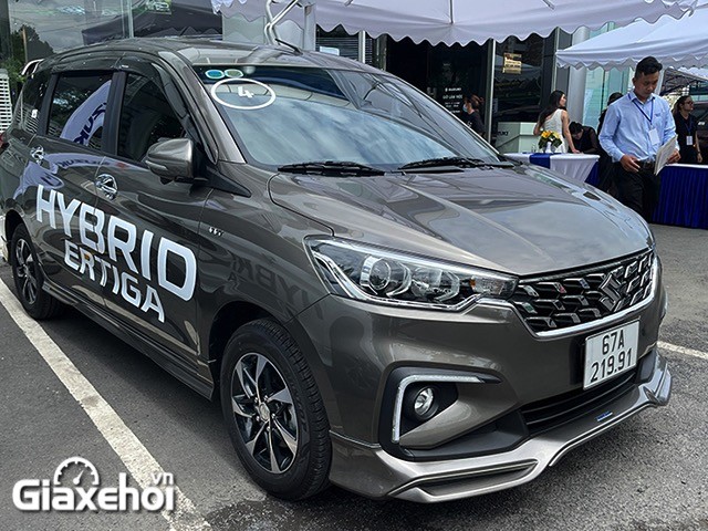 Ngoại thất xe Suzuki Ertiga Hybrid khá thể thao