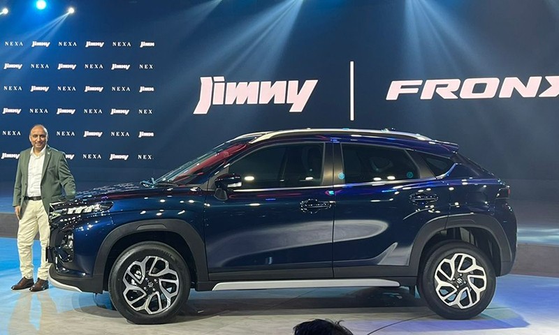Suzuki Fronx 2023 bộc lộ rõ phong cách thể thao của dòng SUV với những đường gân dập nổi bên hông.