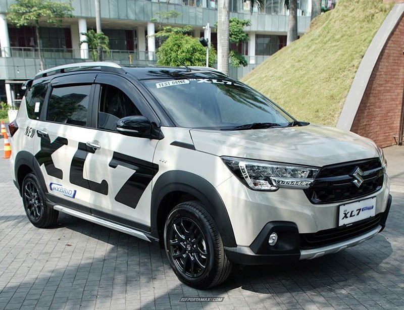 Suzuki XL7 Hybrid 2023 giá lăn bánh, đánh giá xe, ưu đãi (06/2023)
