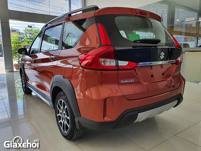 So sánh Suzuki XL7 và Ertiga 2022: MPV giá rẻ, ngập tràn trang bị