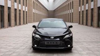 Toyota Camry 2023 giá lăn bánh, đánh giá xe, khuyến mãi (08/2022)