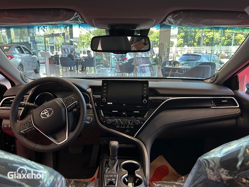Nội thất, tiện nghi Toyota Camry 2023: Thêm loạt trang bị đắt giá