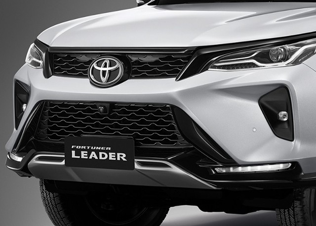Đầu xe của phiên bản Leader được làm mới