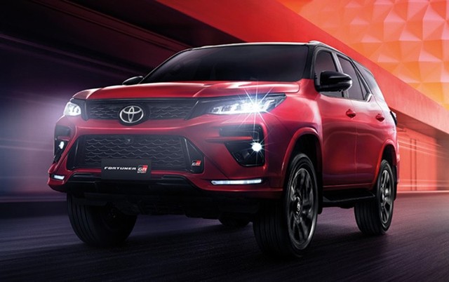 Toyota Fortuner 2023 nâng cấp nhẹ tại Thái lan, bổ sung thêm phiên bản