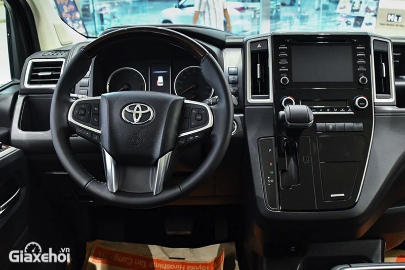 Toyota Granvia 2023 nội thất xe