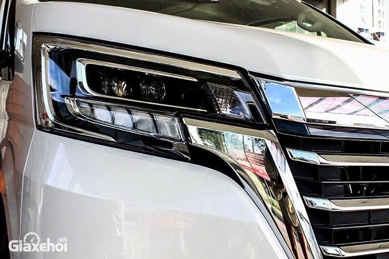 Toyota Granvia 2023 đèn xe