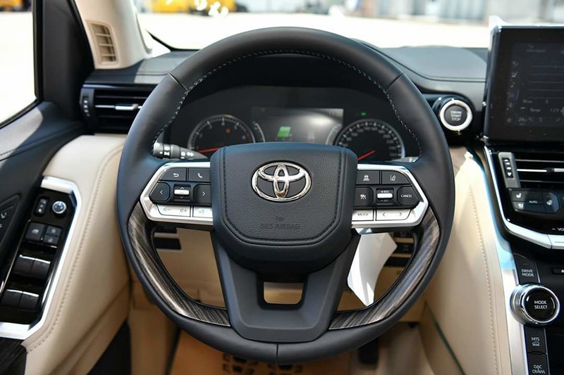 Toyota Land Cruiser 2023 giá lăn bánh, đánh giá xe, ưu đãi (08/2022)