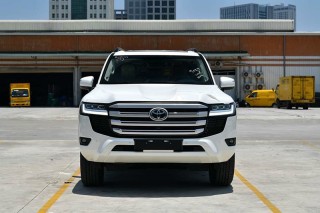 Toyota Land Cruiser 2023 giá lăn bánh, đánh giá xe, ưu đãi (02/2023)
