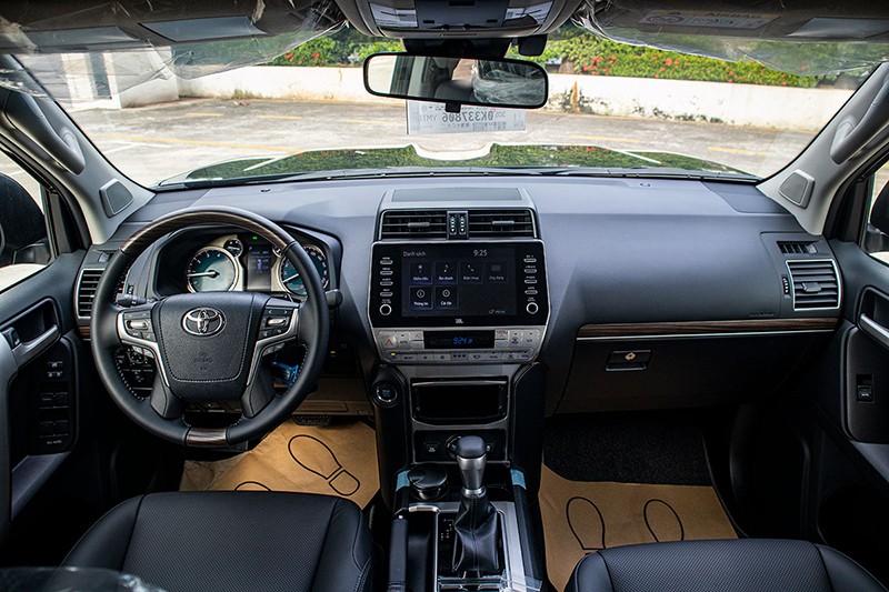 Toyota Land Prado 2023 có nội thất đặc trưng.