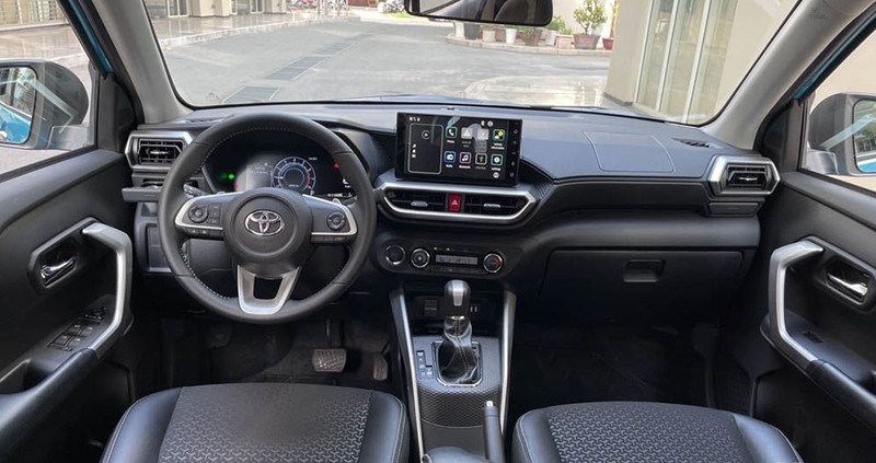 Nội thất xe Toyota Raize 2024: Thiết kế hướng đến người lái