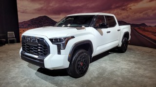 Đánh giá xe bán tải Toyota Tundra 2023: “kỳ phùng địch thủ” của siêu bán tải Ford F-150