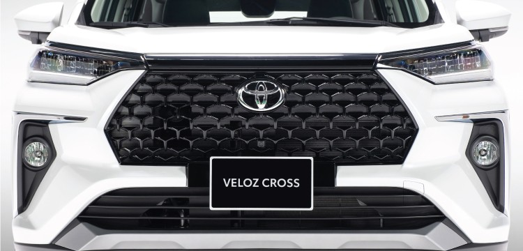 Toyota Veloz Cross 2023 giá lăn bánh, đánh giá xe, ưu đãi (07/2022)
