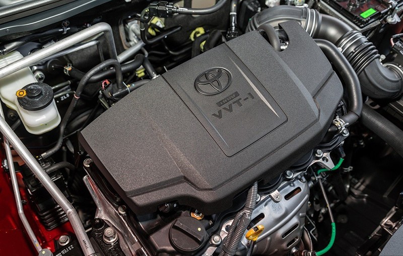 Toyota Vios 2024 trang bị khối động cơ xăng 4 xi-lanh, hút khí tự nhiên 2NR-VE, dung tích 1.5L. 