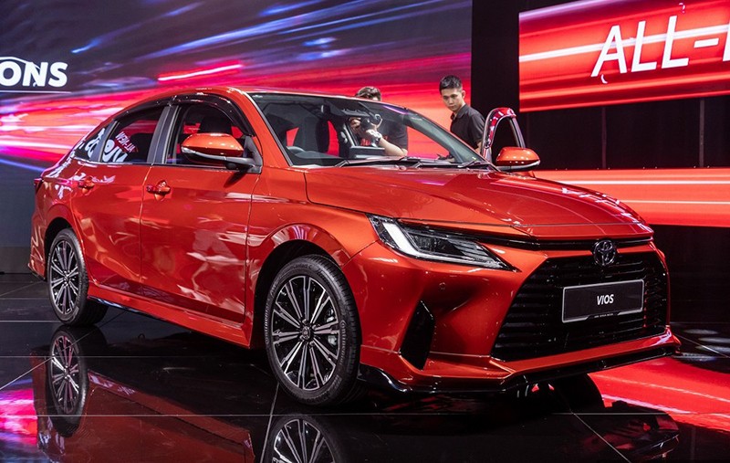 Ngoại hình Toyota Vios 2024 thể thao, trẻ trung cùng với việc được trang bị tiện nghi vượt trội, nhiều công nghệ an toàn vượt trội. 