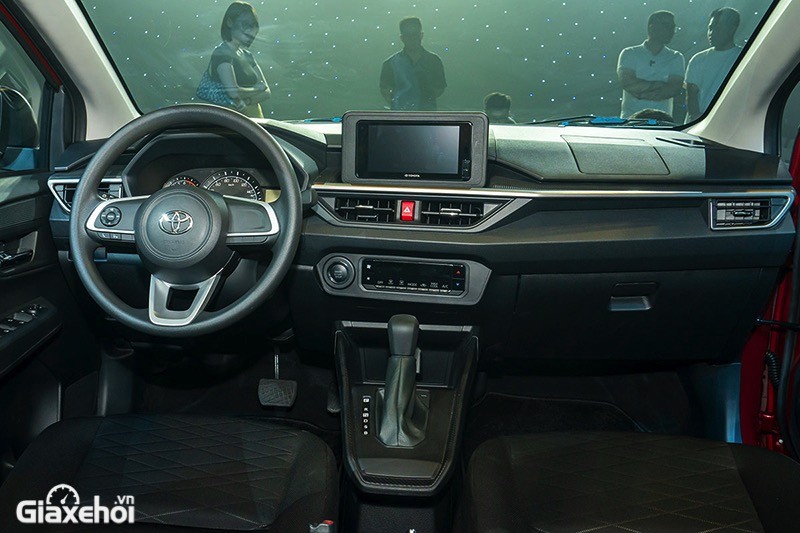 Hình bóng của mẫu A-SUV Toyota Raize được thể hiện khá đậm nét trong thiết kế tổng thể của Toyota Wigo đời mới.