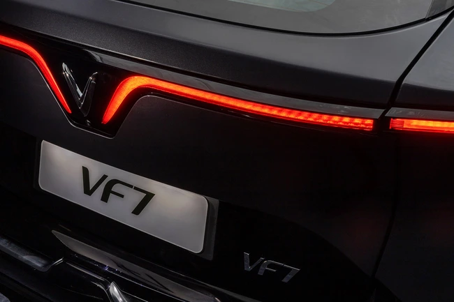  Đánh giá xe VinFast VF7 2024: Liệu đủ sức ngáng đường Mazda CX-5?