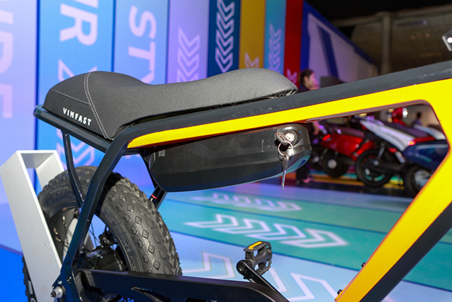 Xe đạp điện đầu tiên của VinFast ra mắt: Chạy được 32km sau mỗi lần sạc