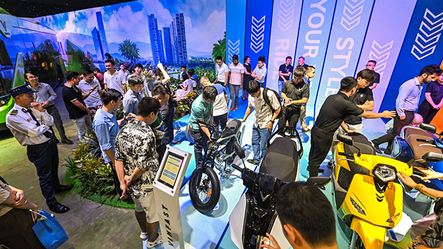 Xe đạp điện đầu tiên của VinFast ra mắt: Chạy được 32km sau mỗi lần sạc