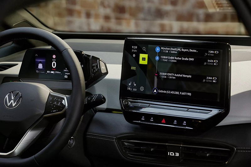 Taplo Volkswagen ID.3 2024 ấn tượng với thiết kế tinh xảo, cụm màn hình cảm ứng giải trí 12 inch tích hợp bảng điều khiển trung tâm. 